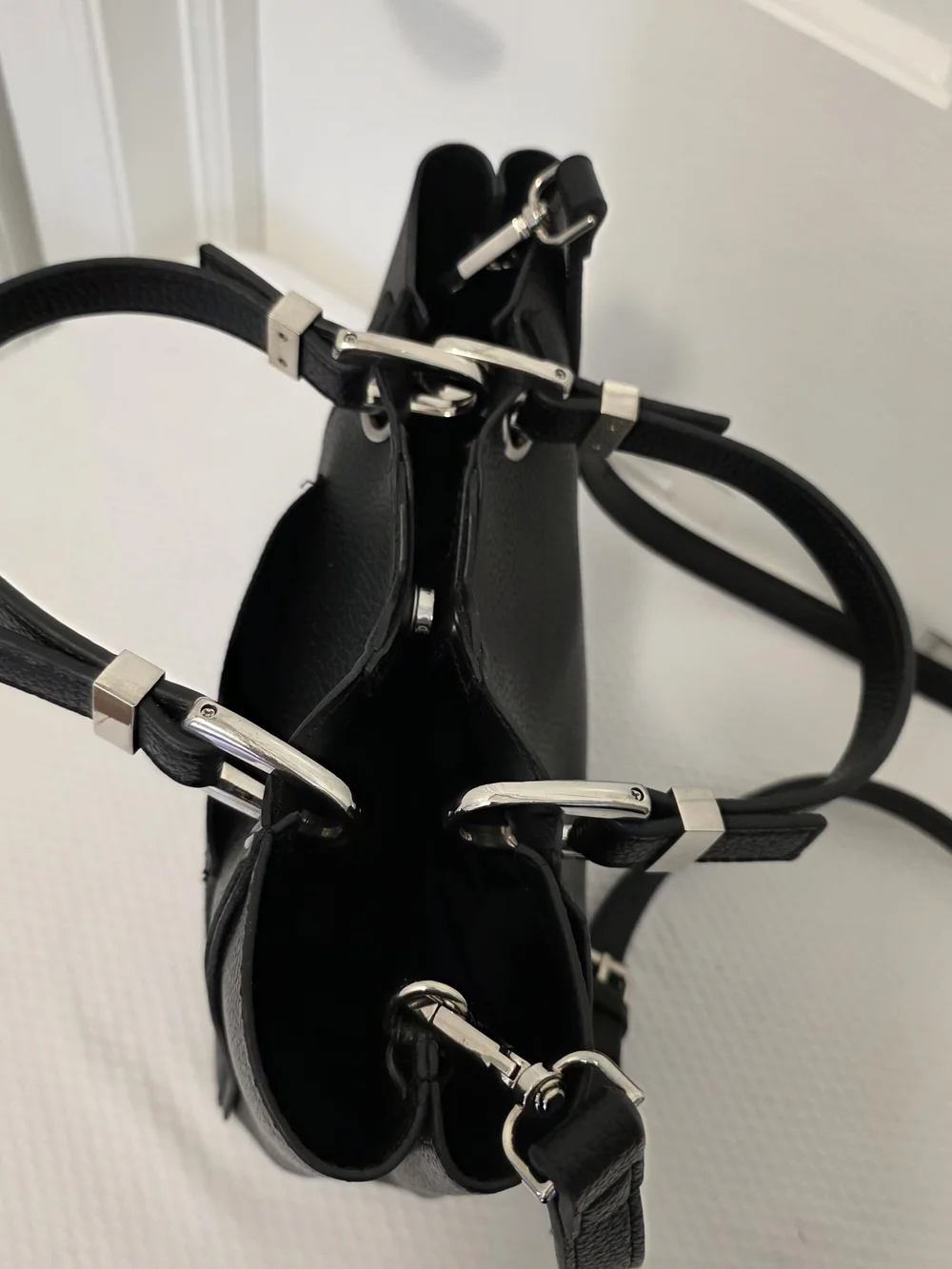 Steve Madden Black Pebble Grain 100% Polyvinyl Bucket/Crossbody Bag